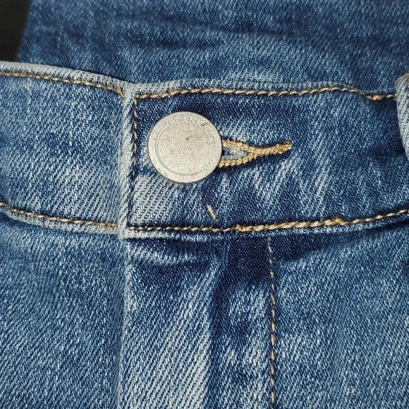 BLANK NYC Non-Distressed Roll Up "The Fulton" Jean Shorts NWT - Picture 4 of 8